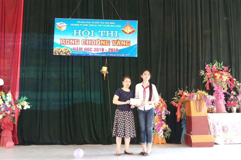 Em Vì Hà Châu lớp 8A đoạt Giải Nhất tại Hội thi