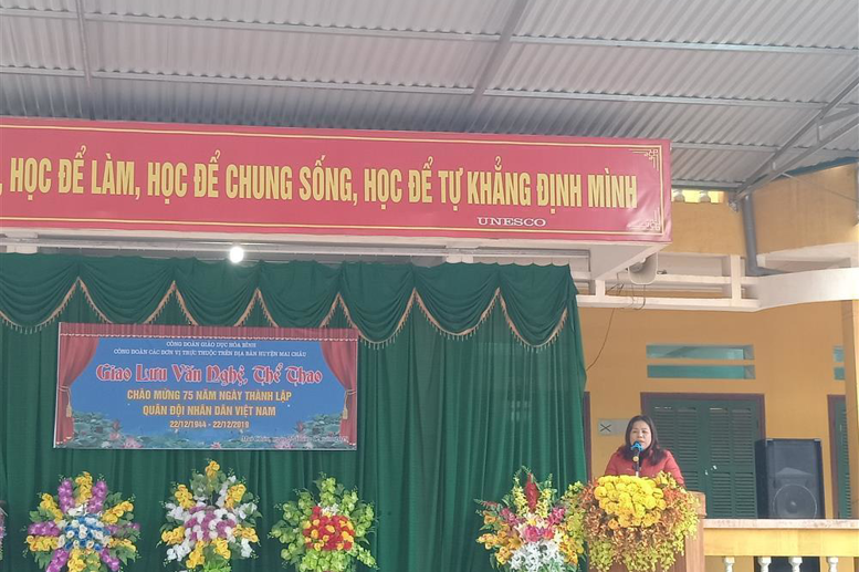 Đ/c Nguyễn Thị Thúy Hường - PCT Công đoàn Ngành GD phát biểu ý kiến