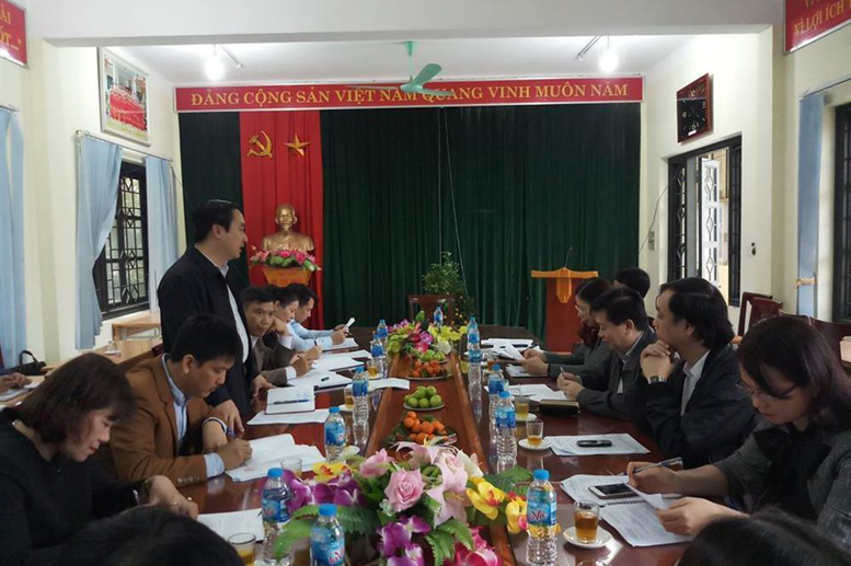 Đ/c Đặng Mai Sơn - Phó BT HU, Chủ tịch UNBD huyện Mai Châu phát biểu ý kiến