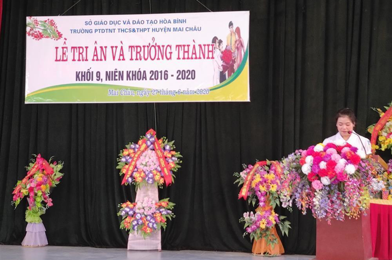 Lời tri ân vè thầy cô của em Phạm Thị Thu Hường - học sinh lớp 9A đã khiến các thầy cô giáo và phụ huynh bật khóc