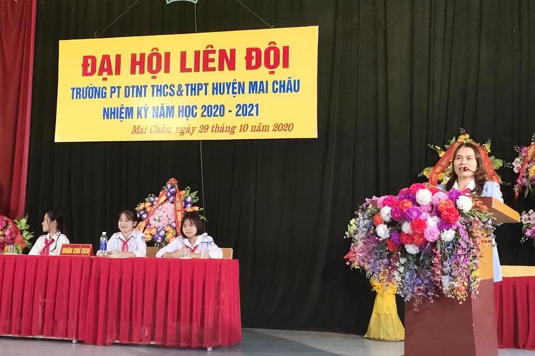 Cô Hà Thị Dung - CUV - PHT nhà trường phát biểu chỉ đạo đại hội