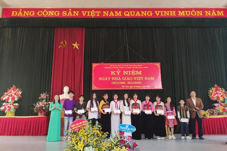 Khen thưởng phòng ở sạch đẹp và các phong trào thi đua