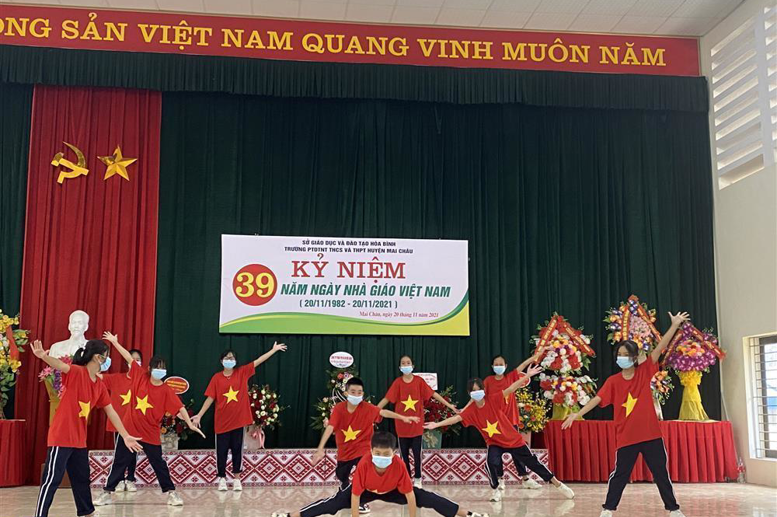 Bài nhảy của các em học sinh về phòng chống Covid 19