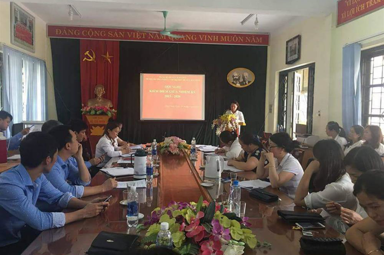 Đ/c Hà Thị Dược - HUV, PCT HĐND huyện Mai Châu phát biểu chỉ đạo hội nghị